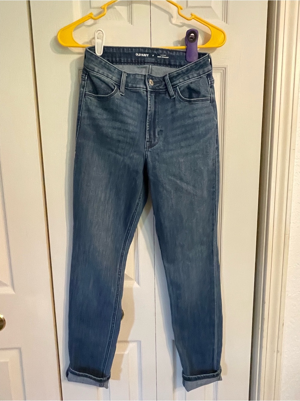 Old Navy High-Rise Women’s Jeans in Faded Blue